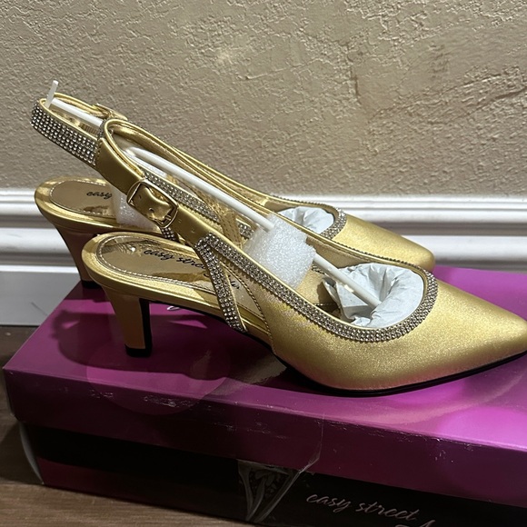 Easy Street Gold Heels for Women - Picture 4 of 5